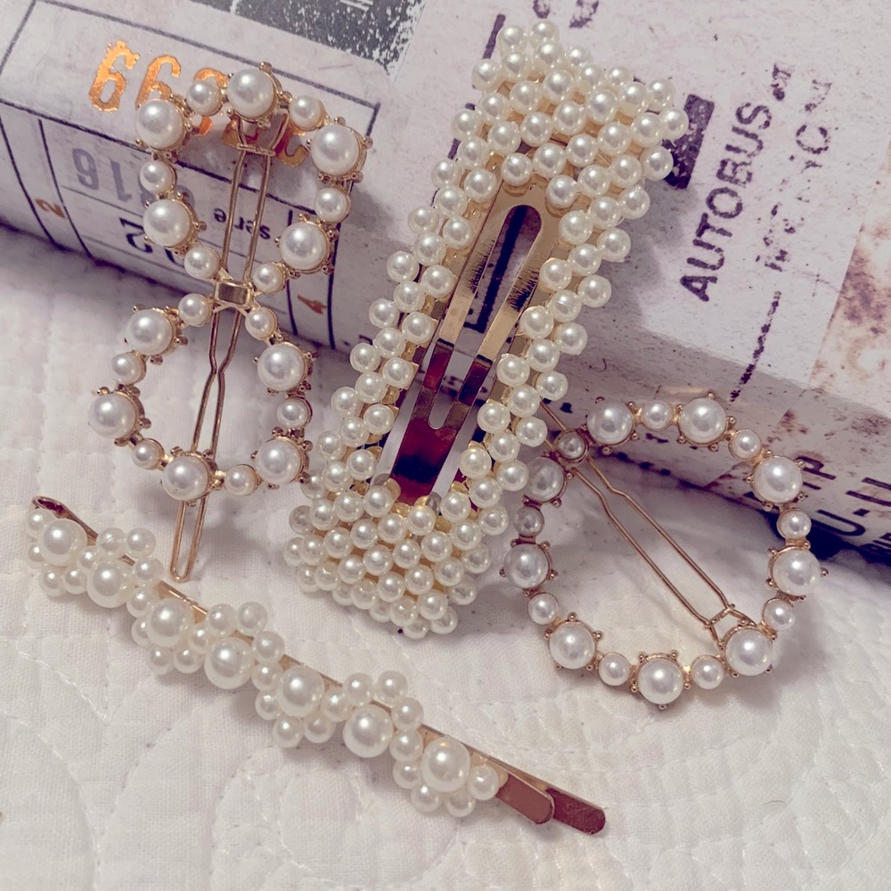 Pearl White Hair Clips